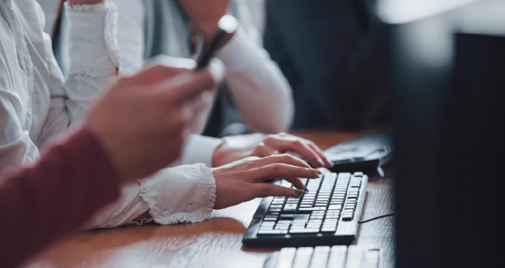 Personas-escribiendo-un-mandante-en-SAP