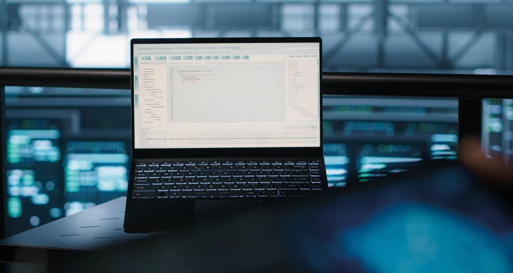 Computadora-auditoria-servidores.webp